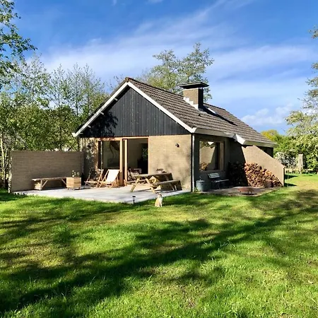 Familiehuis Lytse Miede Formerum Extérieur photo